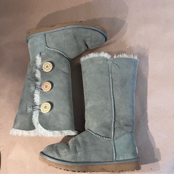 UGG Bailey Button Triplet Green Grey Women’s Size US 6 Boots Shearling Style - Picture 6 of 13